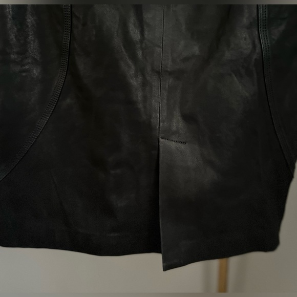 Closed Detailed Stitching Lamb Black Leather Skirt ~ Size S - Picture 9 of 10